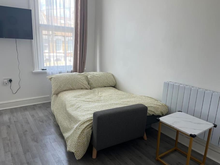 1-bedroom Flat In *