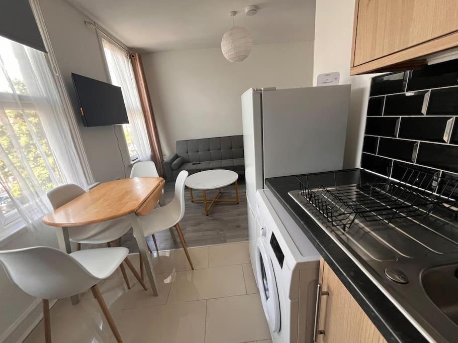 1-bedroom Flat In